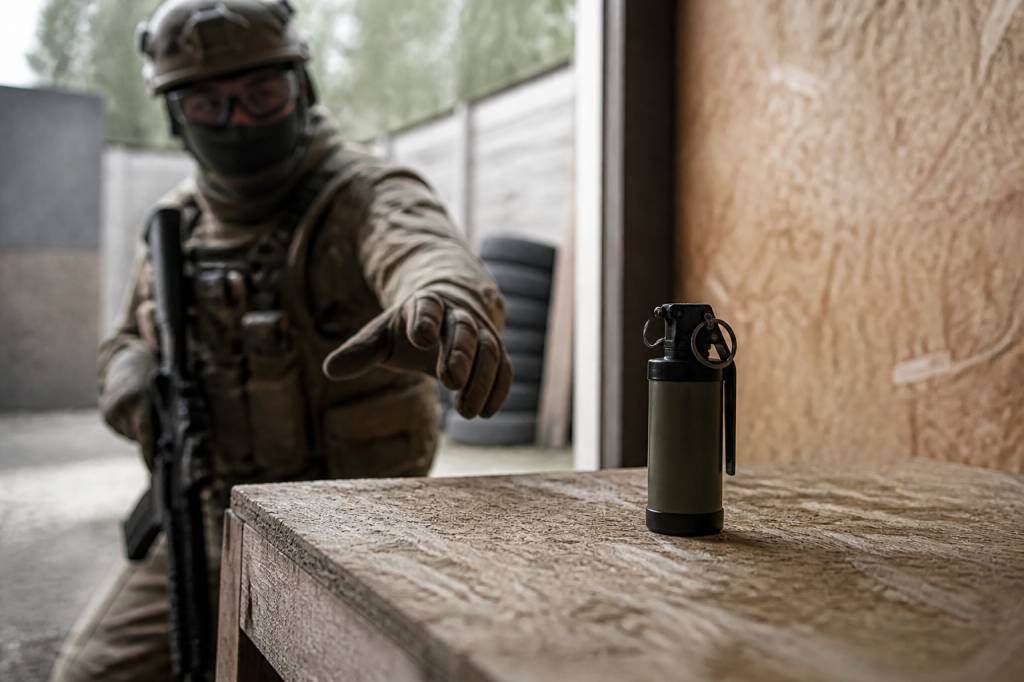 Flashbang airsoft : fonctionnement, utilisation et conseils de sécurité Flashbang airsoft : fonctionnement, utilisation et conseils de sécurité